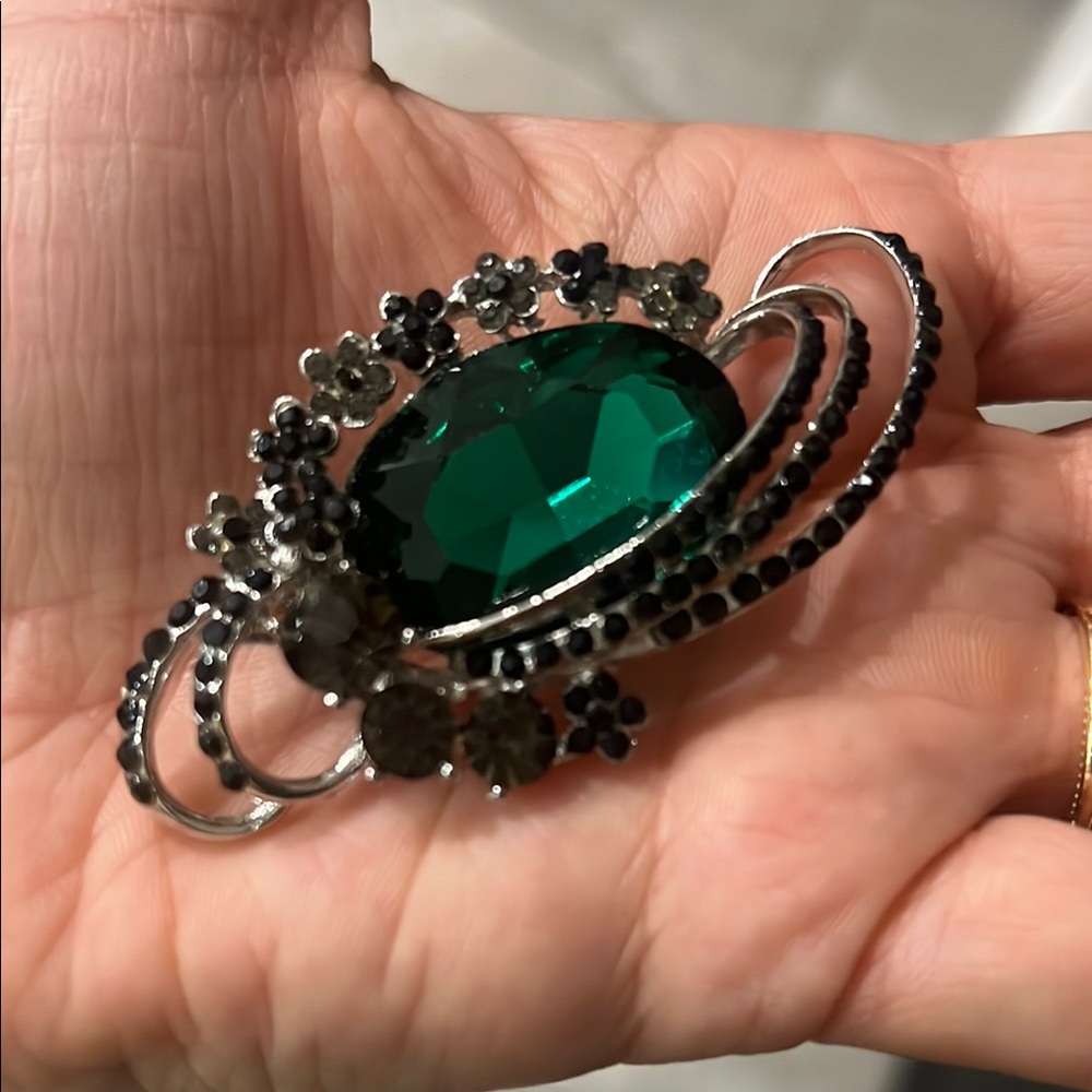 Elegant Green and Silver Brooch